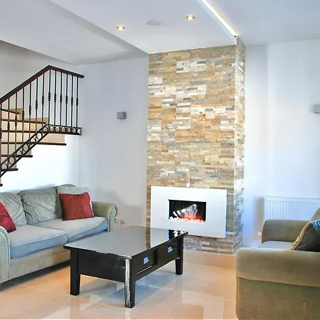 Beautiful Townhouse 5 Min From Puerto Banus Marbella